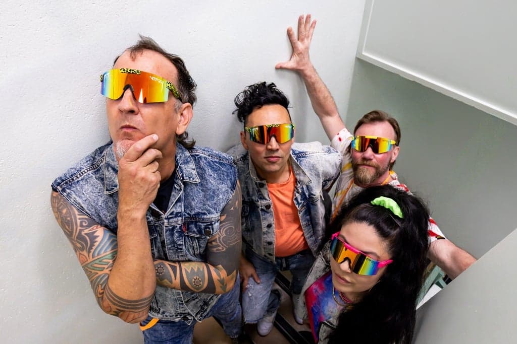 REGURGITATOR - JUKEBOXXIN' with a fistful of fizzers at The Tivoli